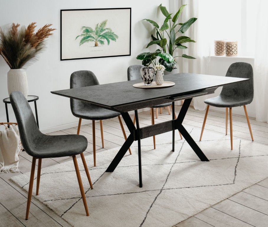 ausziehbarer Tisch