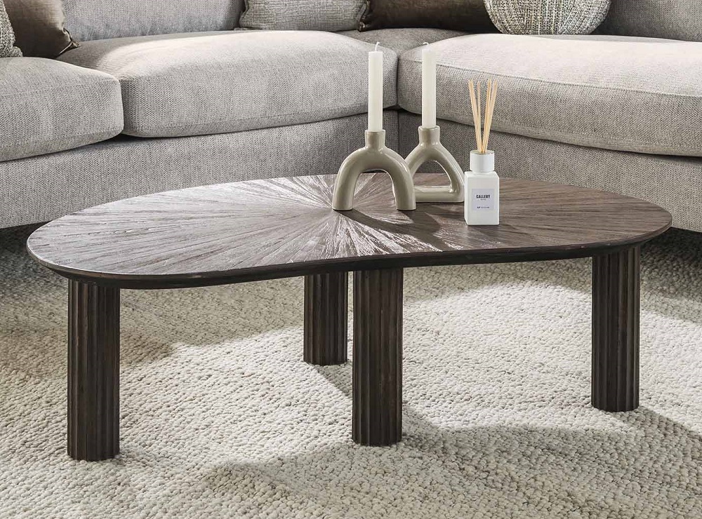 ovaler Couchtisch