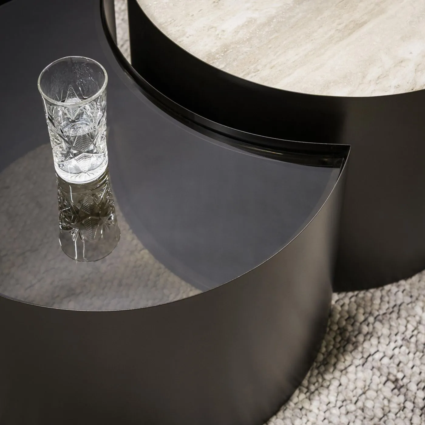Couchtisch Set Duett | 2-teilig | Metallgestell | Braunglas | Travertin