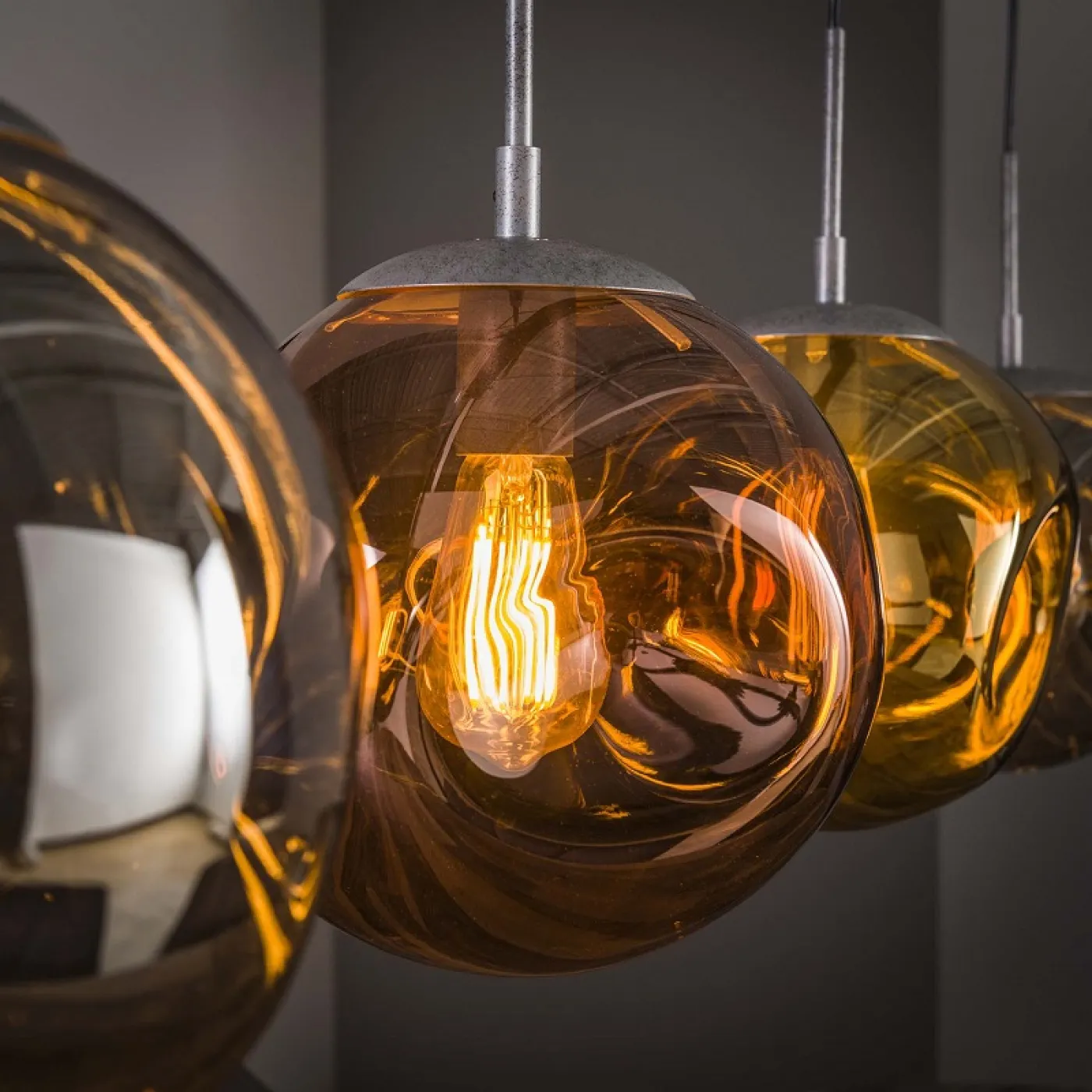 Hängelampe Jinjin | 4-flammig | Kugelschirme | altsilber Finish