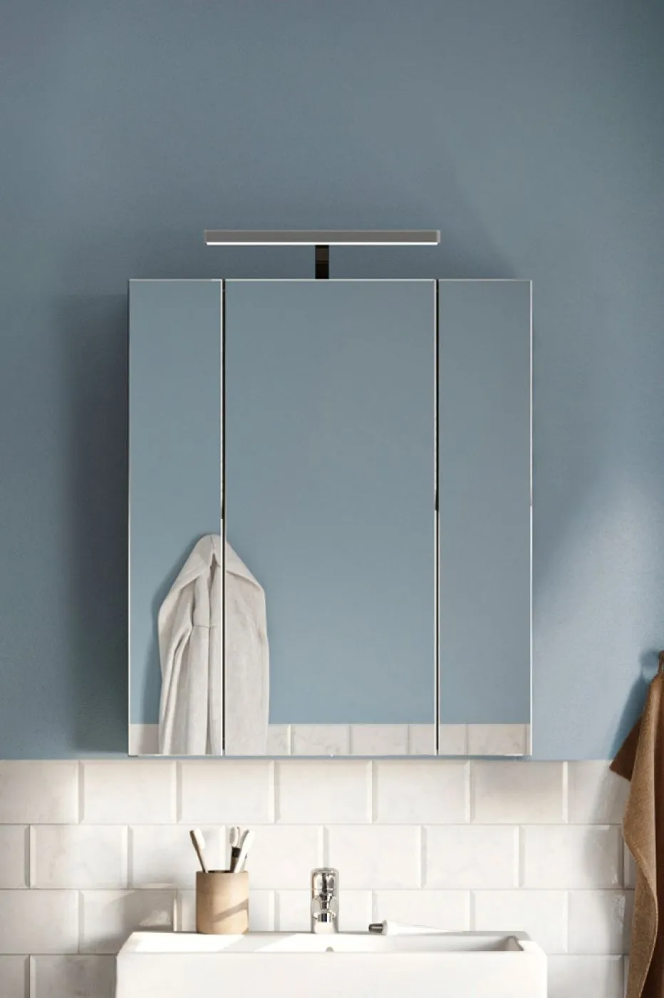 Spiegelschrank Linus | schwarz Hochglanz | LED Beleuchtung