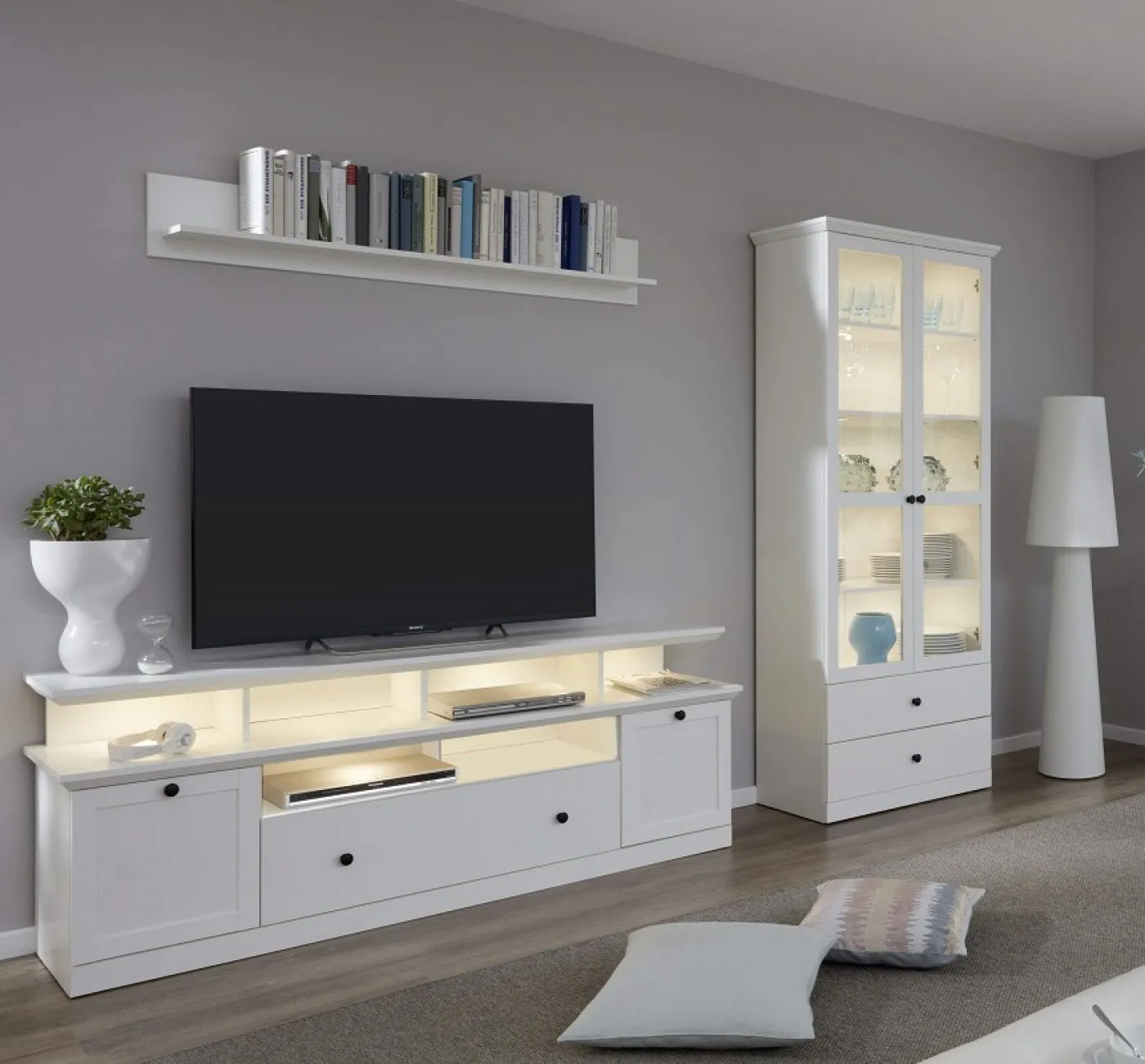 Vitrine Baxter 2 | Landhausstil | weiß | mit 10er Set LED Unterbauspots