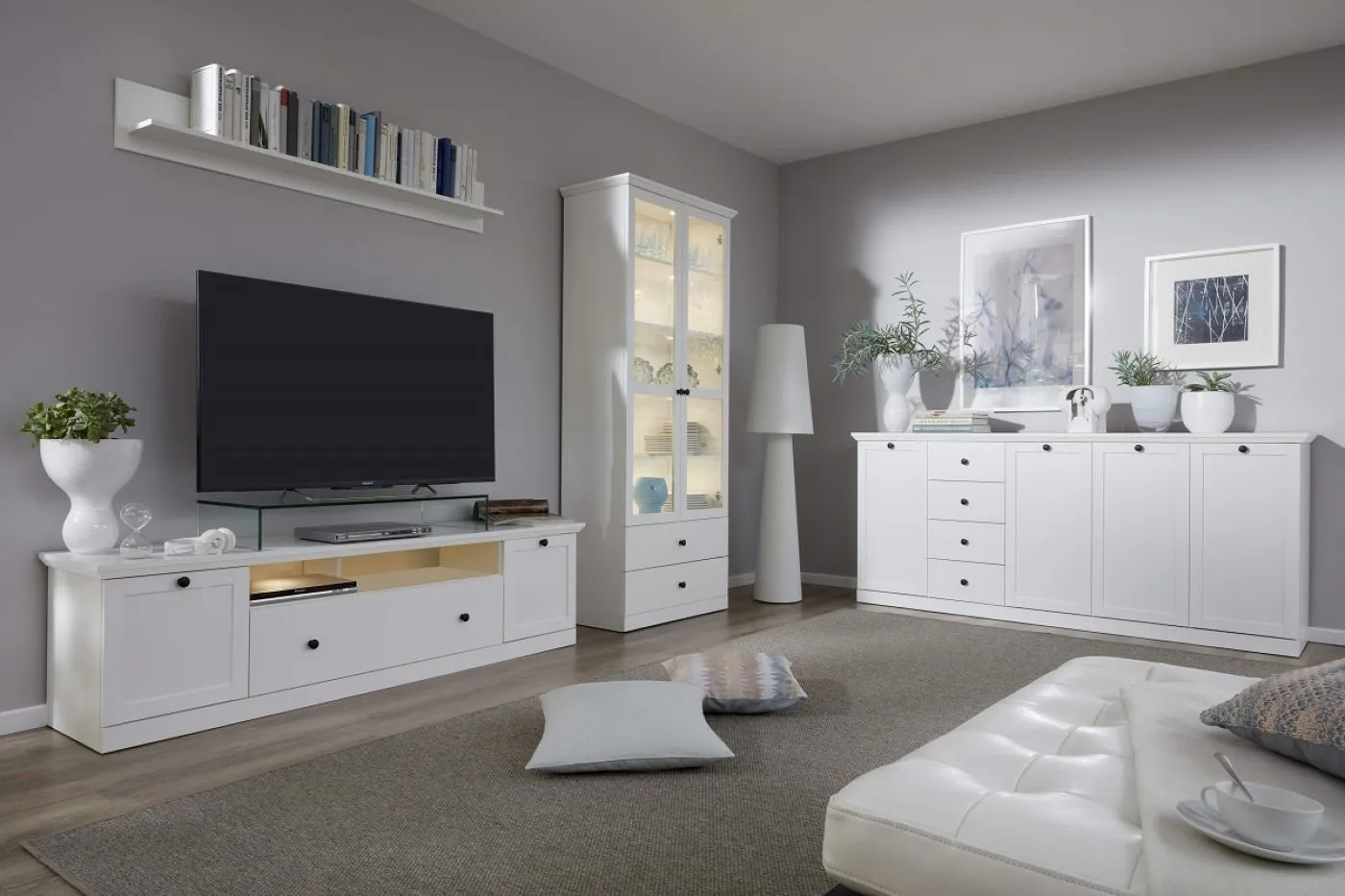 Vitrine Baxter 2 | Landhausstil | weiß | mit 10er Set LED Unterbauspots