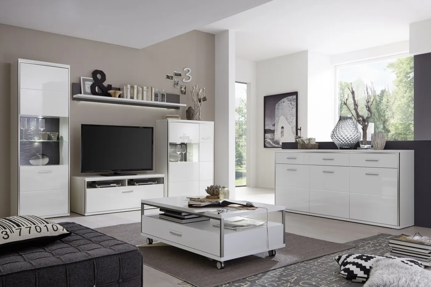 Wandboard Trento 2 | weiß Hochglanz | LED Beleuchtung mit LED Bandbeleuchtung 165 cm