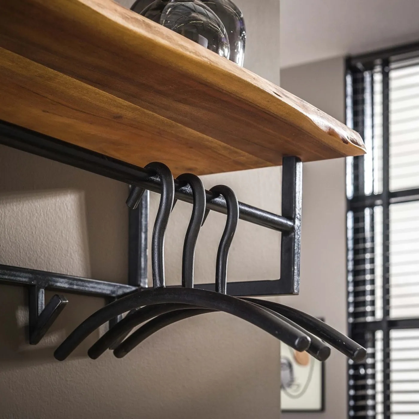 Wandgarderobe Garderobenpaneel Kes mit Hutablage & 6 Haken | Akazie massiv