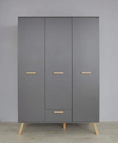 Kleiderschrank Mats | grau matt / Buche massiv 3-türig skandinavisch